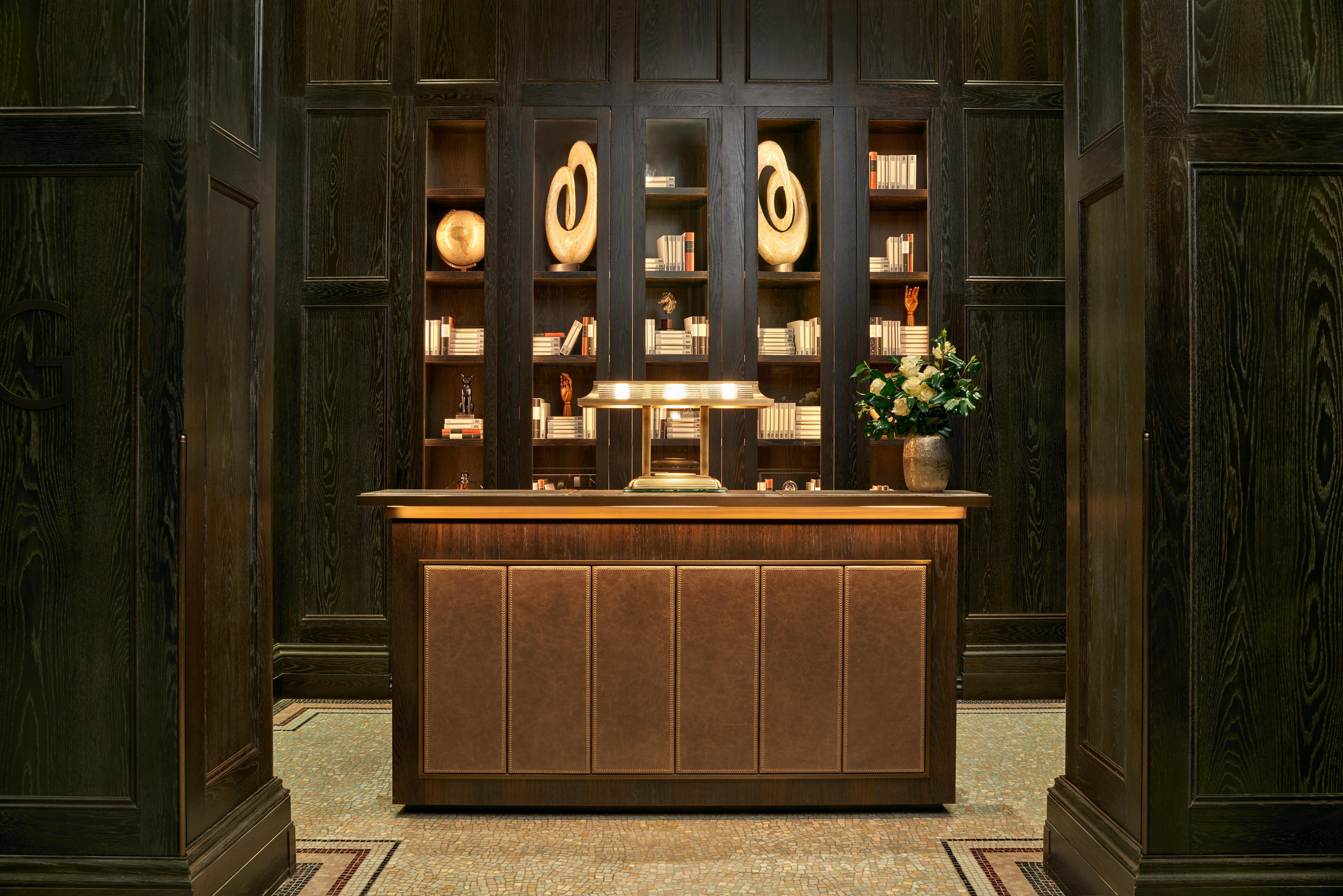Hotel Kimpton - Fitzroy London By Ihg Esterno foto The Concierge Desk at The Ritz-Carlton, Boston